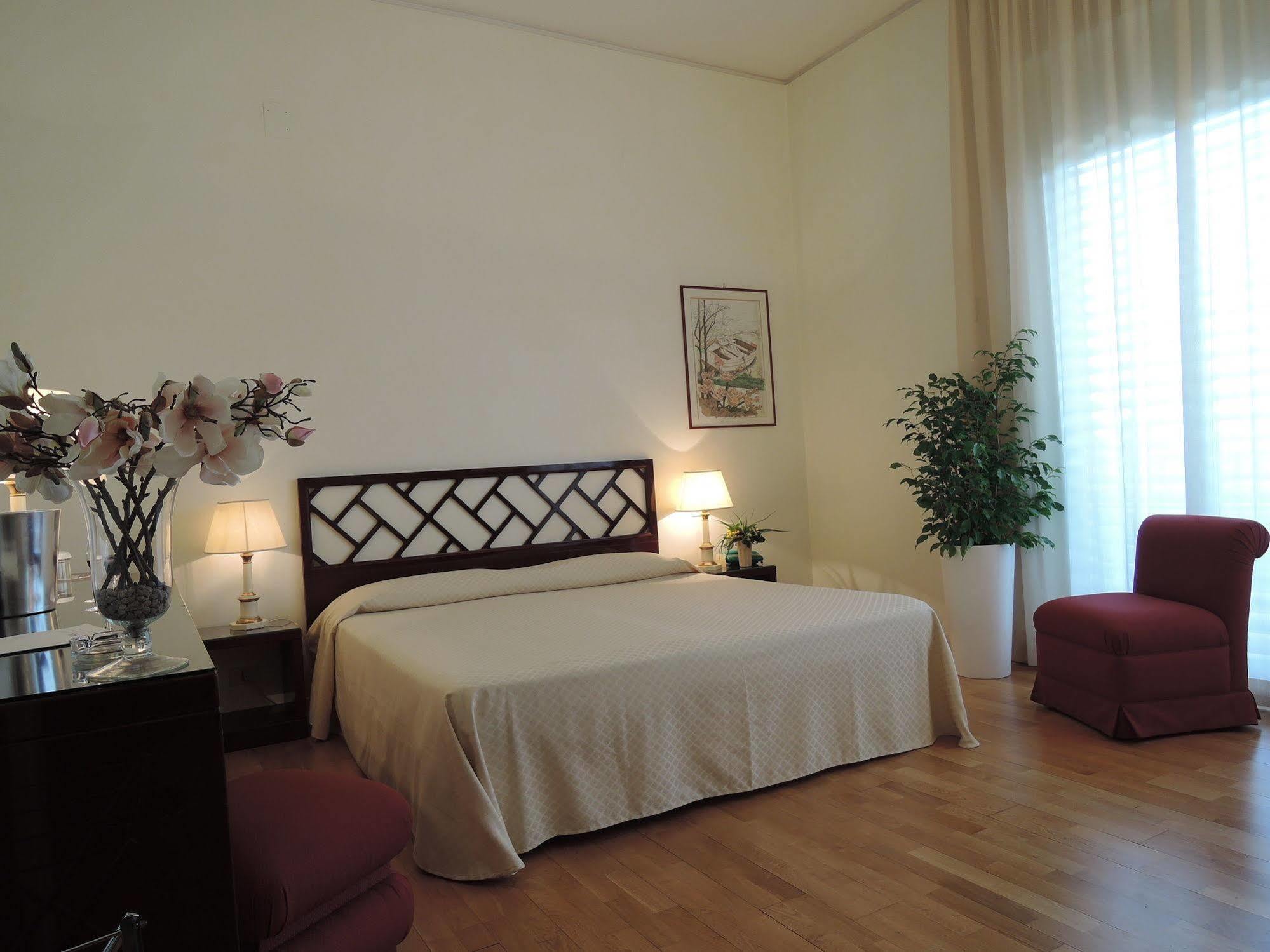 Villa Calipso Мондело Екстериор снимка